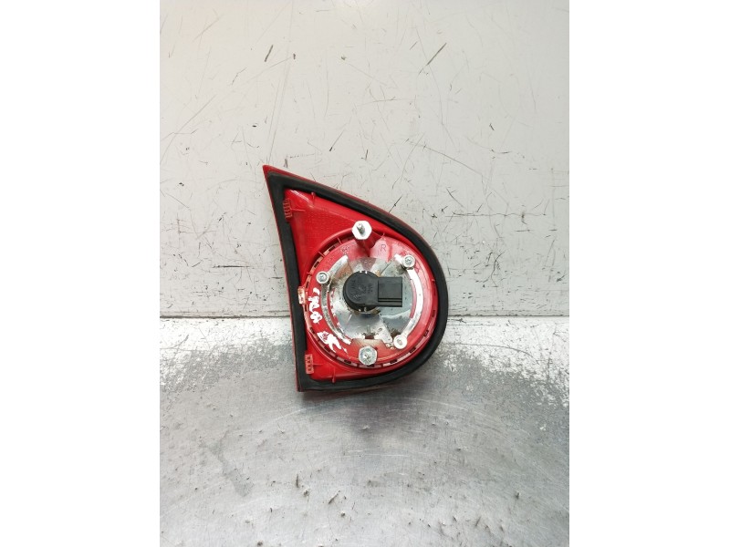 Recambio de piloto trasero derecho interior para volkswagen golf v (1k1) 2.0 tdi referencia OEM IAM 1K6945094E  2003