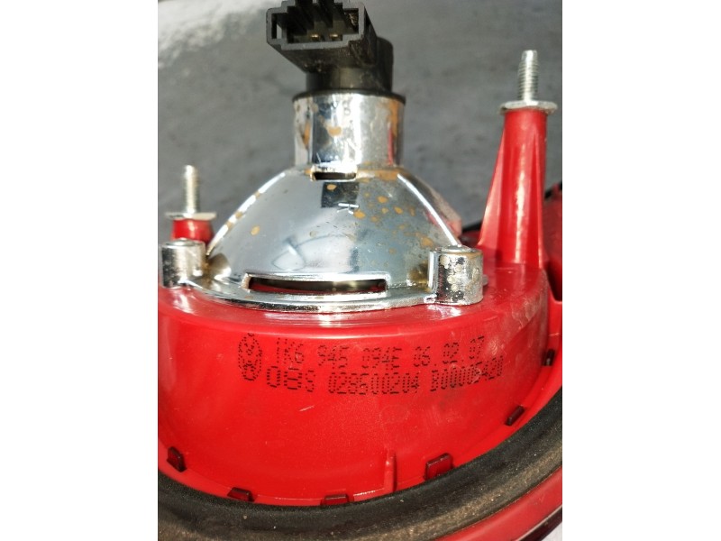 Recambio de piloto trasero derecho interior para volkswagen golf v (1k1) 2.0 tdi referencia OEM IAM 1K6945094E  2003