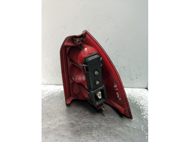 Recambio de piloto trasero izquierdo para peugeot 307 break (3e) 2.0 hdi 110 referencia OEM IAM   2002