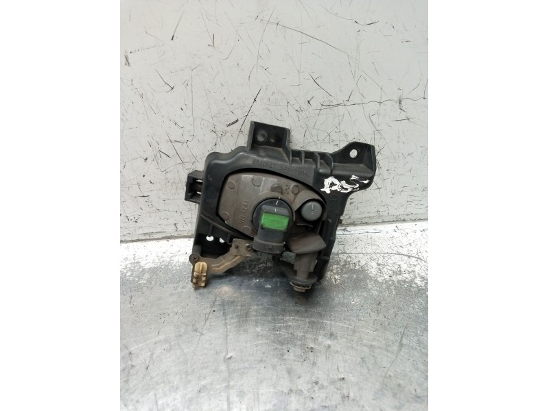 Recambio de faro antiniebla derecho para mazda 3 (bk) 1.6 (bk14) referencia OEM IAM   2004
