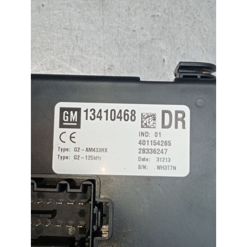 Recambio de caja reles / fusibles para opel meriva b monospace (s10) 1.7 cdti (75) referencia OEM IAM 13410468 401154265 2833624