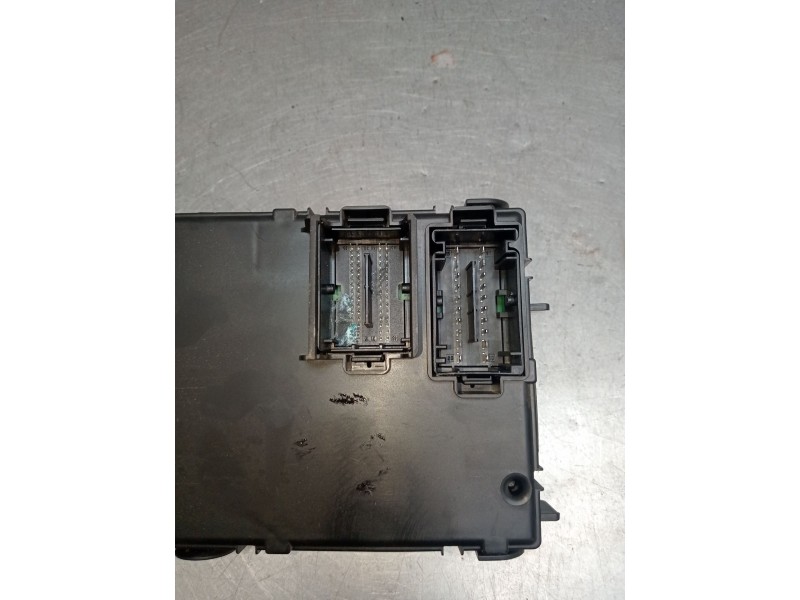 Recambio de caja reles / fusibles para opel meriva b monospace (s10) 1.7 cdti (75) referencia OEM IAM 13410468 401154265 2833624