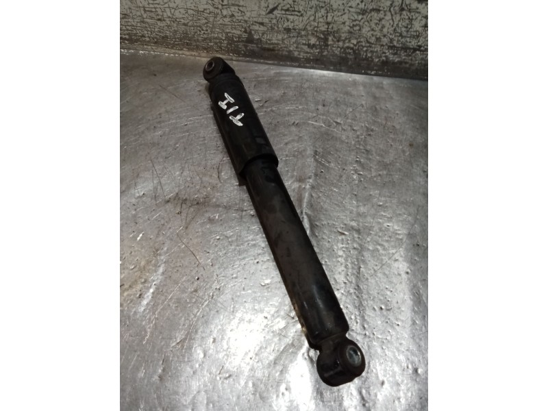 Recambio de amortiguador trasero izquierdo para renault trafic iii furgoneta (fg_) 1.6 dci 95 (fgmj, fgmr) referencia OEM IAM   