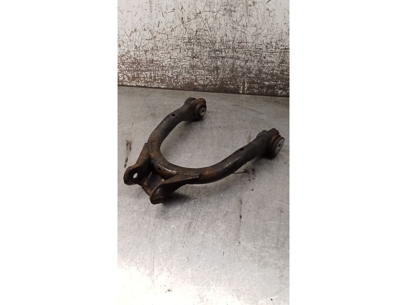 Recambio de brazo suspension superior trasero izquierdo para volkswagen passat b5.5 (3b3) 1.9 tdi 4motion referencia OEM IAM 8E0
