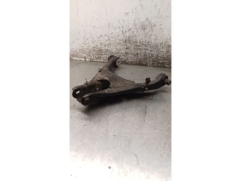 Recambio de brazo suspension inferior trasero izquierdo para volkswagen passat b5.5 (3b3) 1.9 tdi 4motion referencia OEM IAM 4B0