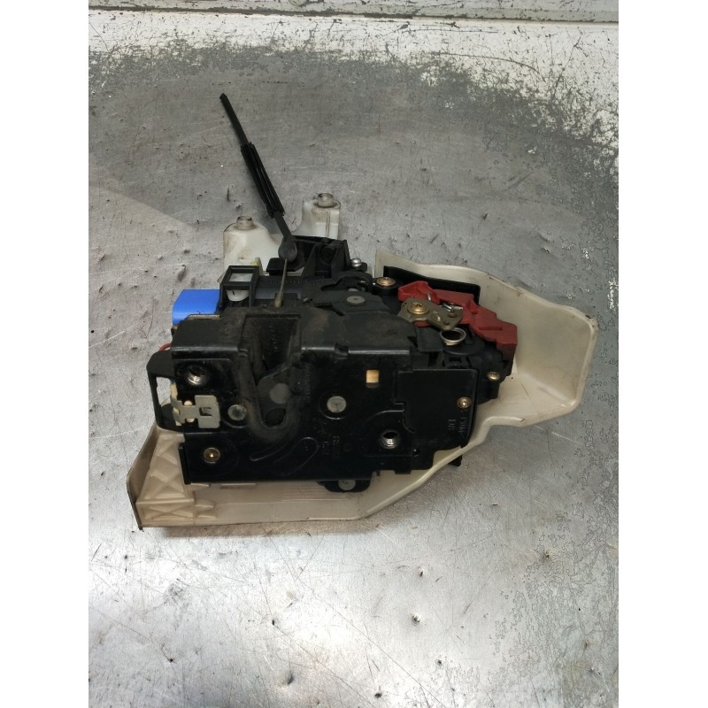 Recambio de motor cierre centralizado trasero derecho para volkswagen phaeton (3d2/3d8) tdi v10 (4 asientos) referencia OEM IAM 