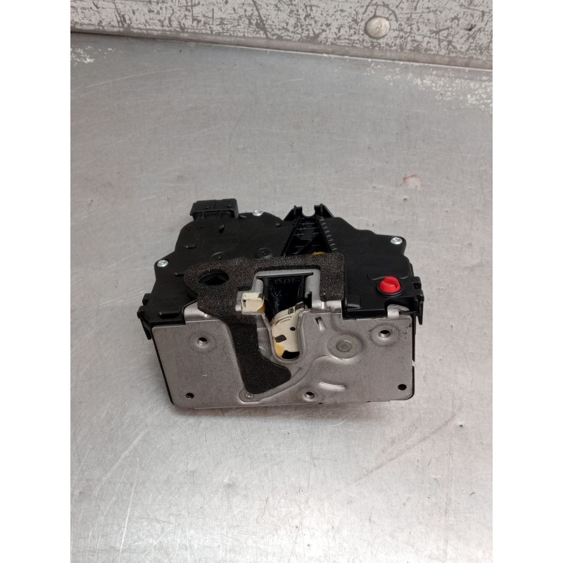 Recambio de motor cierre centralizado trasero derecho para opel meriva b monospace (s10) 1.7 cdti (75) referencia OEM IAM 134323