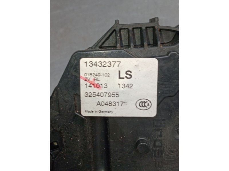 Recambio de motor cierre centralizado trasero derecho para opel meriva b monospace (s10) 1.7 cdti (75) referencia OEM IAM 134323