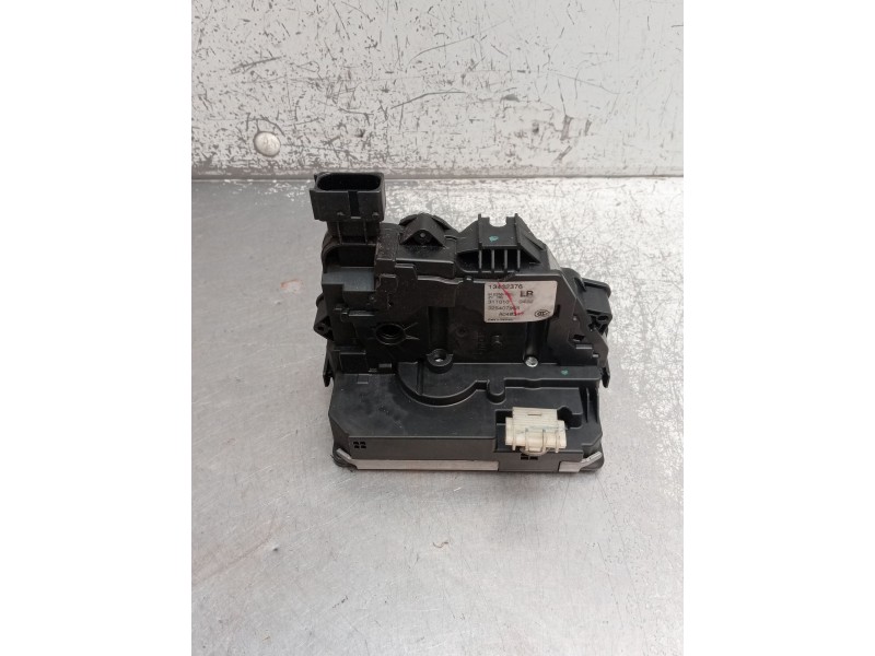 Recambio de motor cierre centralizado trasero izquierdo para opel meriva b monospace (s10) 1.7 cdti (75) referencia OEM IAM 1343