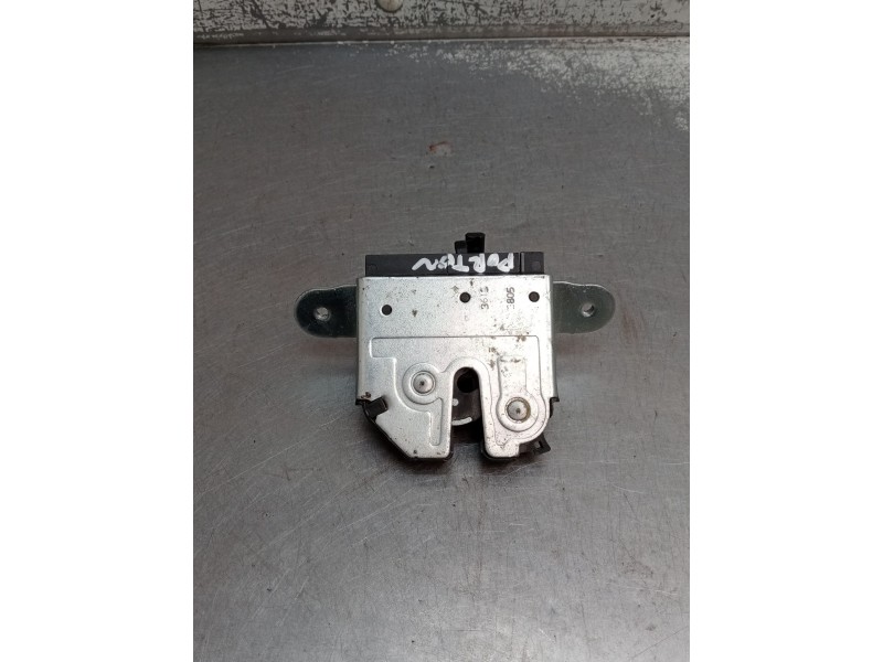 Recambio de motor cierre centralizado porton para opel meriva b monospace (s10) 1.7 cdti (75) referencia OEM IAM  5P 2010