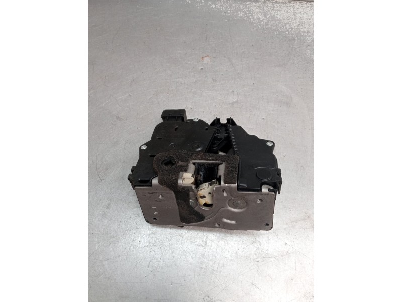 Recambio de motor cierre centralizado delantero izquierdo para opel meriva b monospace (s10) 1.7 cdti (75) referencia OEM IAM  5