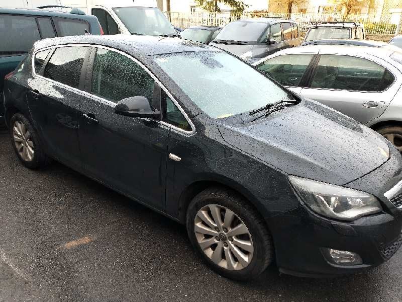 opel astra j lim. del año 2012