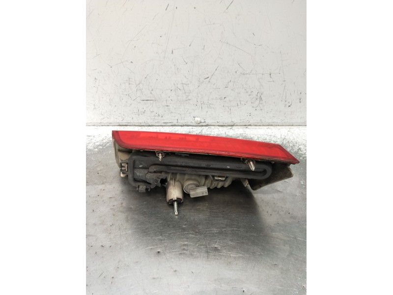 Recambio de piloto trasero derecho interior para renault laguna iii (bt0/1) 2.0 dci (bt07, bt0j, bt14, bt1a, bt1s) referencia OE