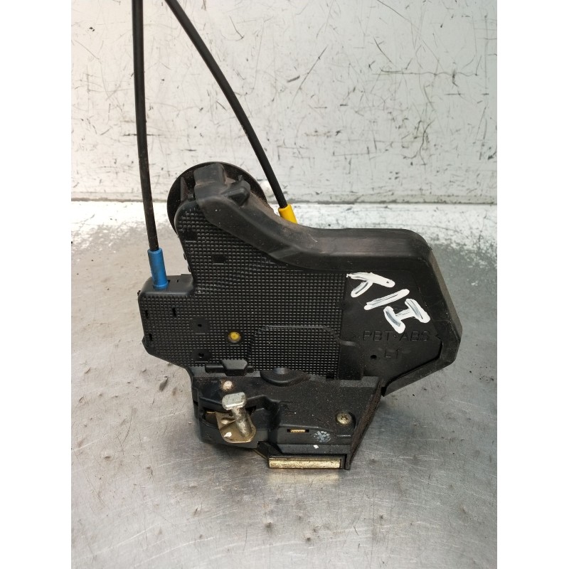Recambio de motor cierre centralizado trasero izquierdo para toyota corolla sedán (_e12_) 1.6 vvt-i (zze121_) referencia OEM IAM