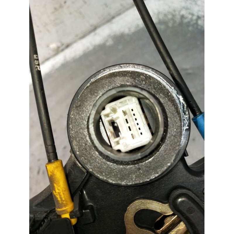 Recambio de motor cierre centralizado trasero izquierdo para toyota corolla sedán (_e12_) 1.6 vvt-i (zze121_) referencia OEM IAM