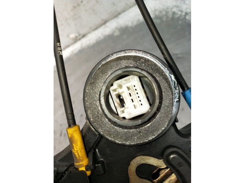 Recambio de motor cierre centralizado trasero izquierdo para toyota corolla sedán (_e12_) 1.6 vvt-i (zze121_) referencia OEM IAM