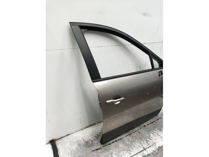 Recambio de puerta delantera derecha para renault scénic iii (jz0/1_) 1.5 dci (jz02, jz0r) referencia OEM IAM  5P 2009