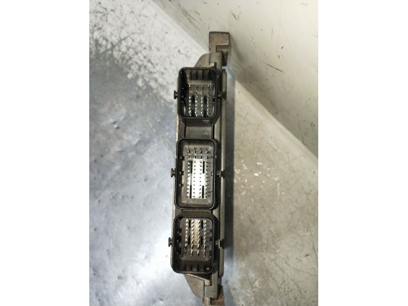 Recambio de centralita motor uce para renault clio iii (br0/1, cr0/1) 1.2 16v (br02, br0j, br11, cr02, cr0j, cr11) referencia OE
