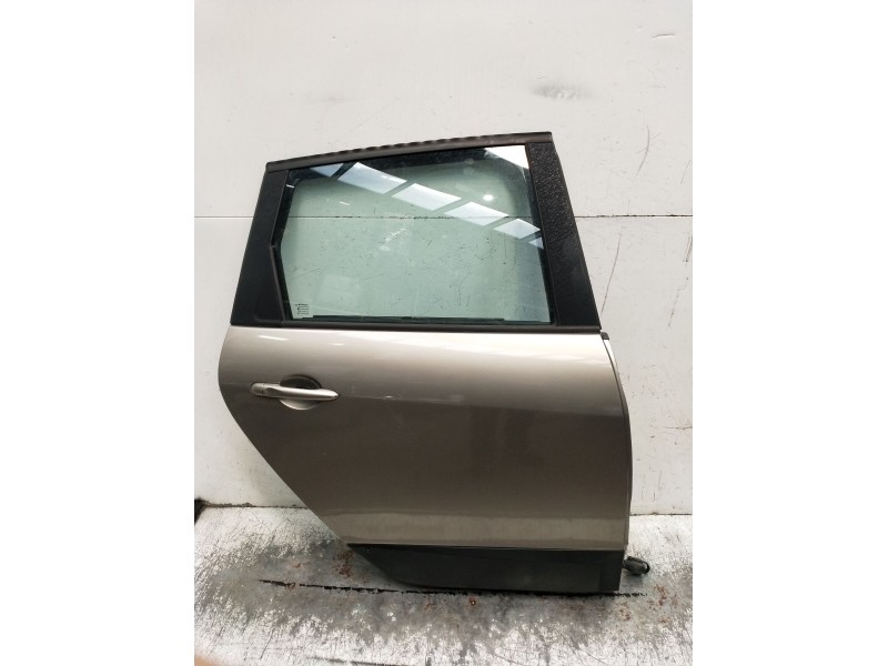 Recambio de puerta trasera derecha para renault scénic iii (jz0/1_) 1.5 dci (jz02, jz0r) referencia OEM IAM  5P 2009
