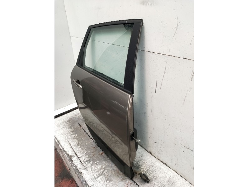 Recambio de puerta trasera derecha para renault scénic iii (jz0/1_) 1.5 dci (jz02, jz0r) referencia OEM IAM  5P 2009