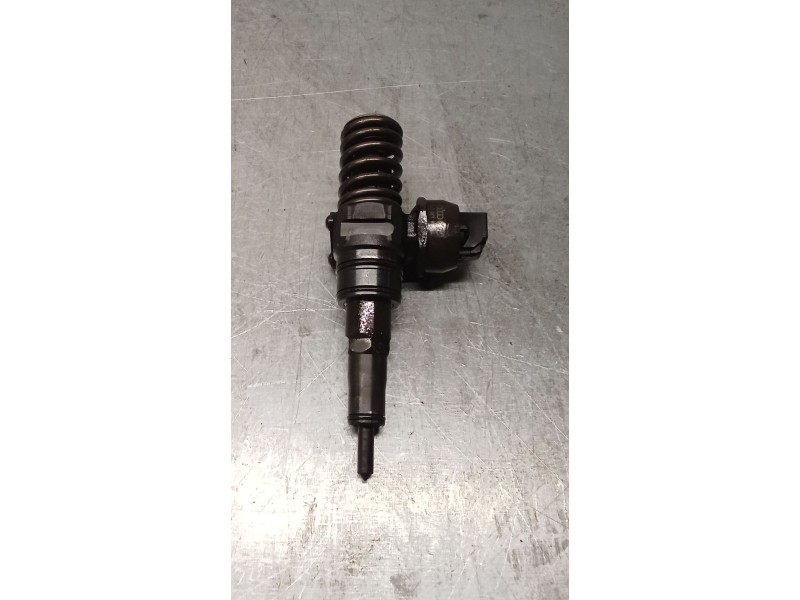 Recambio de inyector para volkswagen passat b5.5 (3b3) 1.9 tdi 4motion referencia OEM IAM 0414720214 38130073AR BOSCH