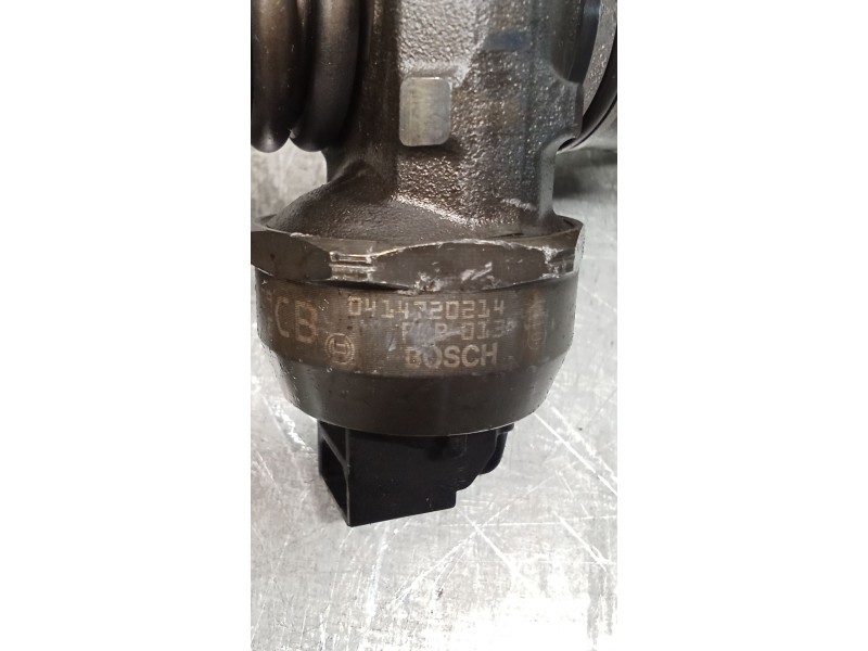 Recambio de inyector para volkswagen passat b5.5 (3b3) 1.9 tdi 4motion referencia OEM IAM 0414720214 38130073AR BOSCH