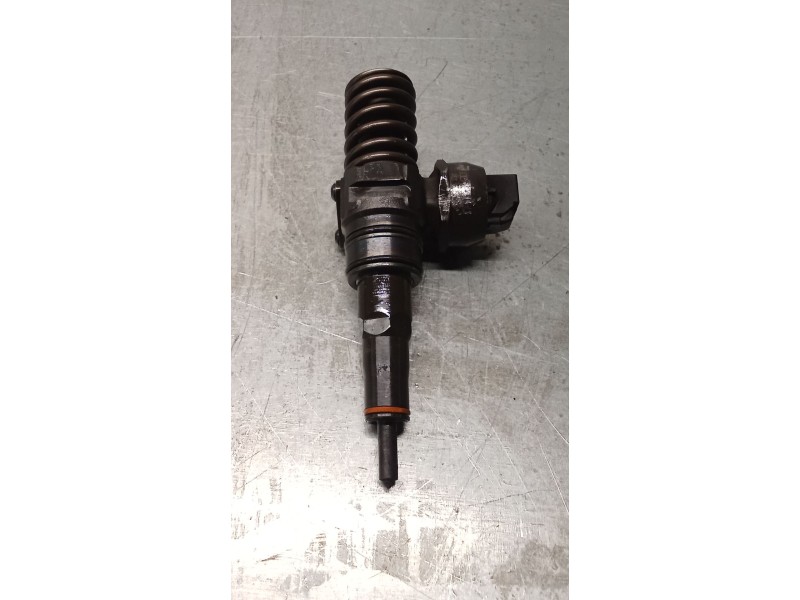Recambio de inyector para volkswagen passat b5.5 (3b3) 1.9 tdi 4motion referencia OEM IAM 0414720214 38130073AR BOSCH