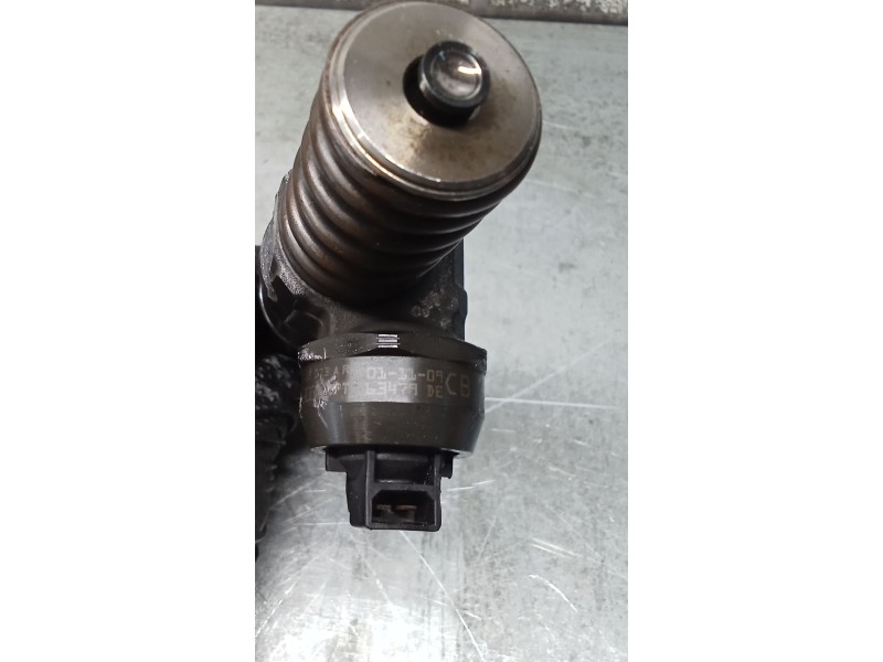 Recambio de inyector para volkswagen passat b5.5 (3b3) 1.9 tdi 4motion referencia OEM IAM 0414720214 38130073AR BOSCH