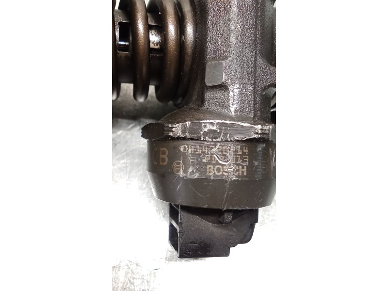 Recambio de inyector para volkswagen passat b5.5 (3b3) 1.9 tdi 4motion referencia OEM IAM 0414720214 38130073AR BOSCH