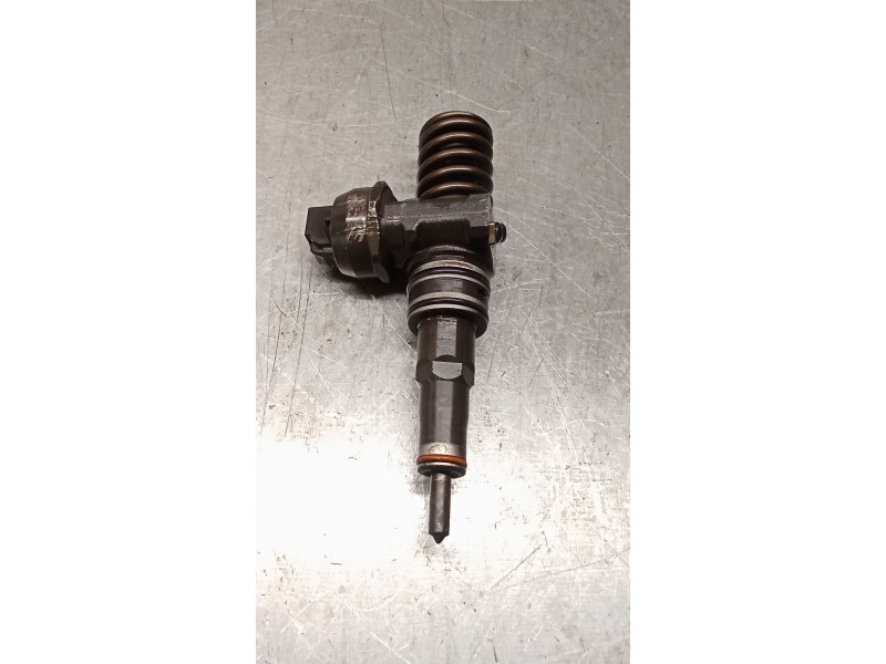 Recambio de inyector para volkswagen passat b5.5 (3b3) 1.9 tdi 4motion referencia OEM IAM 0414720214 38130073AR BOSCH