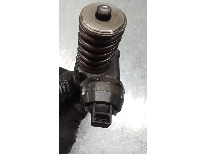 Recambio de inyector para volkswagen passat b5.5 (3b3) 1.9 tdi 4motion referencia OEM IAM 0414720214 38130073AR BOSCH