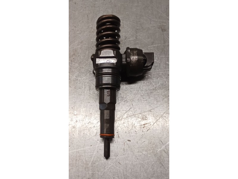 Recambio de inyector para volkswagen passat b5.5 (3b3) 1.9 tdi 4motion referencia OEM IAM 0414720214 38130073AR BOSCH