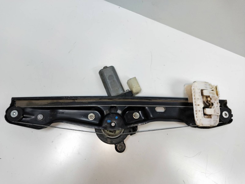 Recambio de elevalunas trasero izquierdo para bmw serie 1 lim. 5-trg. (f20) 118d referencia OEM IAM M13970A00  