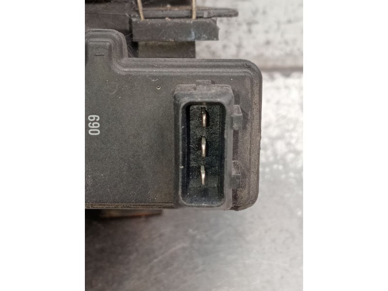 Recambio de faro derecho para seat ibiza ii (6k1) 1.9 d referencia OEM IAM 6K0941016 67735485 