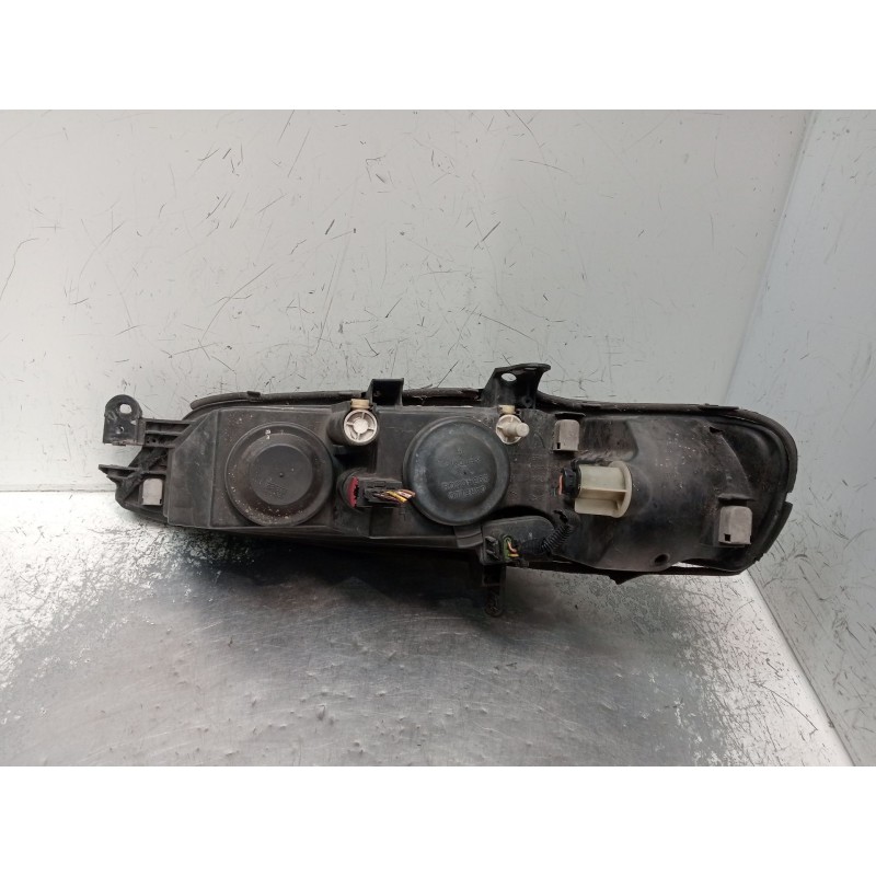 Recambio de faro derecho para opel vectra b (j96) 2.0 dti 16v (f19) referencia OEM IAM 90586845 67743040 