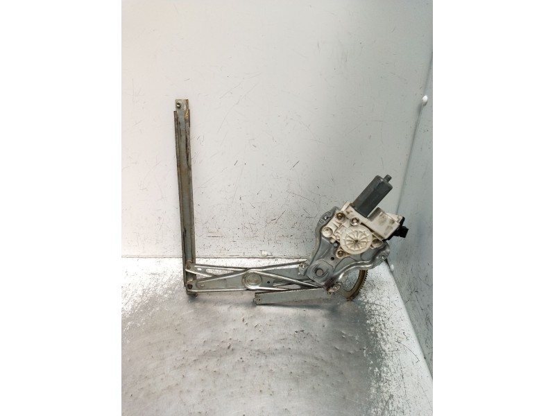 Recambio de elevalunas delantero izquierdo para toyota corolla sedán (_e12_) 1.6 vvt-i (zze121_) referencia OEM IAM 993188XXX 4P