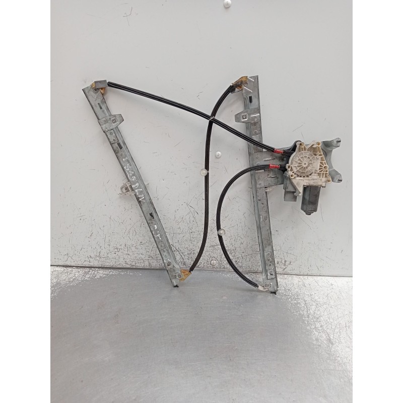 Recambio de elevalunas delantero izquierdo para citroën xsara picasso (n68) 2.0 hdi referencia OEM IAM 7746002811 105772101 