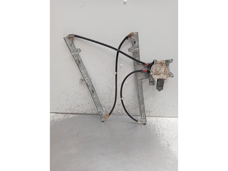 Recambio de elevalunas delantero izquierdo para citroën xsara picasso (n68) 2.0 hdi referencia OEM IAM 7746002811 105772101 