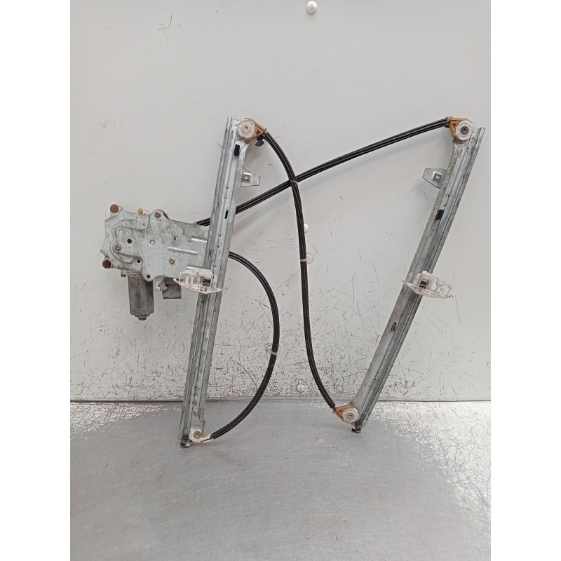 Recambio de elevalunas delantero izquierdo para citroën xsara picasso (n68) 2.0 hdi referencia OEM IAM 7746002811 105772101 