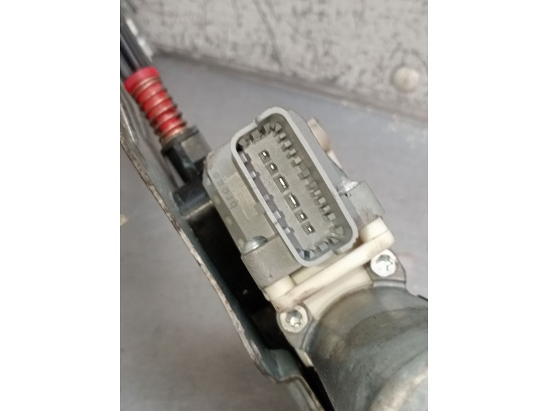 Recambio de elevalunas delantero izquierdo para citroën xsara picasso (n68) 2.0 hdi referencia OEM IAM 7746002811 105772101 