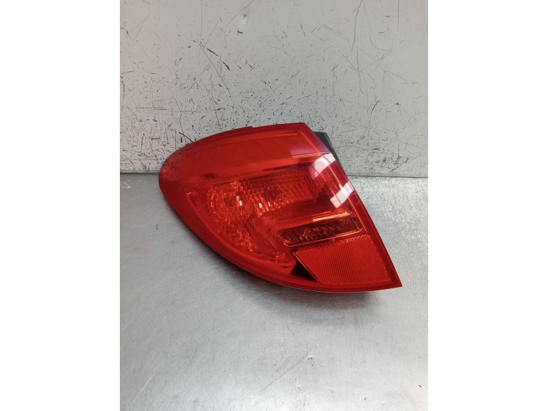 Recambio de piloto trasero izquierdo para opel meriva b monospace (s10) 1.7 cdti (75) referencia OEM IAM 0284421161 13434859 201