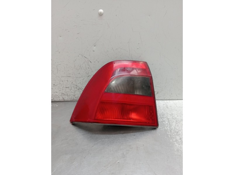 Recambio de piloto trasero izquierdo para opel vectra b (j96) 2.0 dti 16v (f19) referencia OEM IAM   