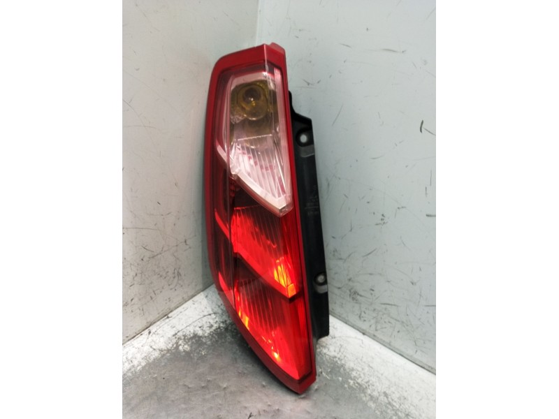 Recambio de piloto trasero izquierdo para fiat grande punto (199_) 1.3 d multijet (199.axd11, 199.axd1a, 199.axd1b,... referenci