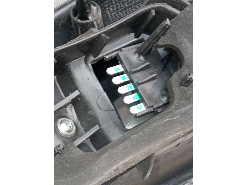 Recambio de piloto trasero derecho para opel corsa c (x01) 1.2 twinport (f08, f68) referencia OEM IAM 13227127 89070105 