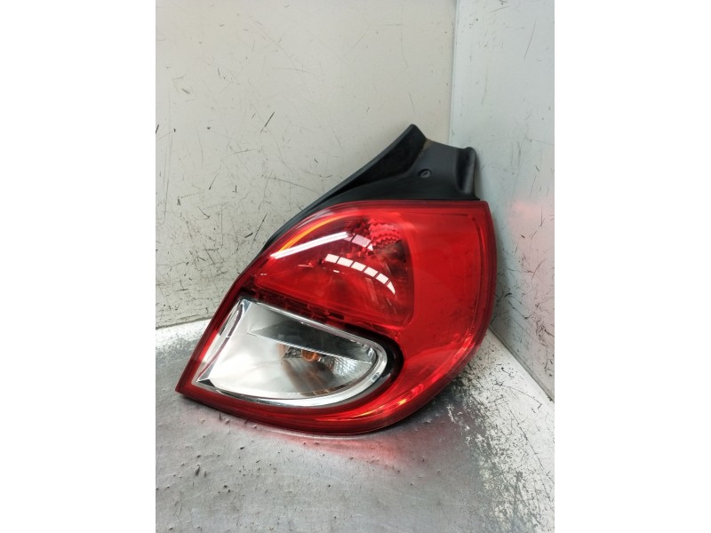 Recambio de piloto trasero derecho para renault clio iii (br0/1, cr0/1) 1.2 16v (br02, br0j, br11, cr02, cr0j, cr11) referencia 