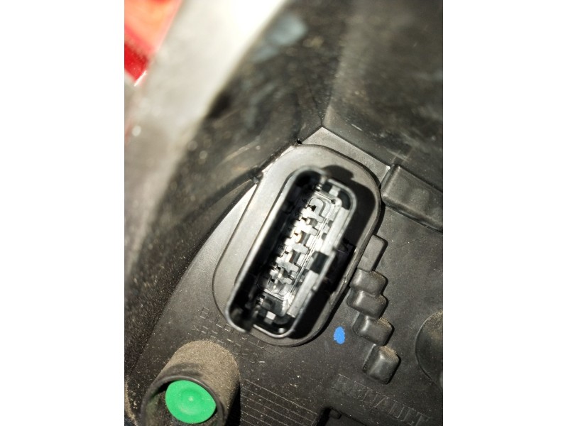 Recambio de piloto trasero derecho para renault clio iii (br0/1, cr0/1) 1.2 16v (br02, br0j, br11, cr02, cr0j, cr11) referencia 