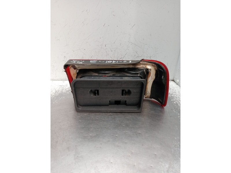 Recambio de piloto trasero izquierdo para volvo 460 (464) 1.9 turbo-diesel referencia OEM IAM   