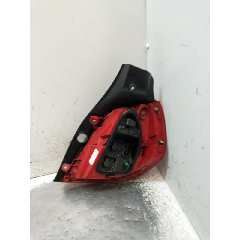 Recambio de piloto trasero izquierdo para renault clio iii (br0/1, cr0/1) 1.2 16v (br02, br0j, br11, cr02, cr0j, cr11) referenci