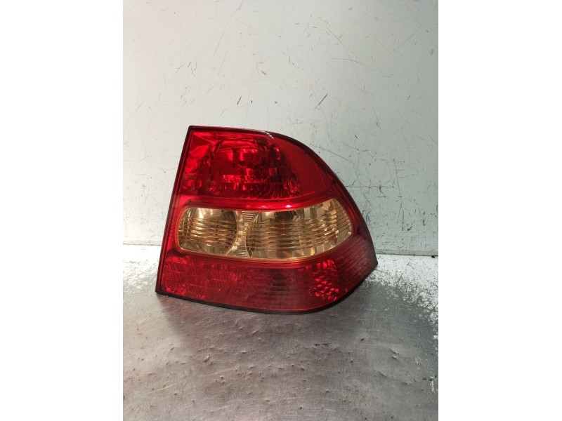 Recambio de piloto trasero derecho para toyota corolla sedán (_e12_) 1.6 vvt-i (zze121_) referencia OEM IAM   2002