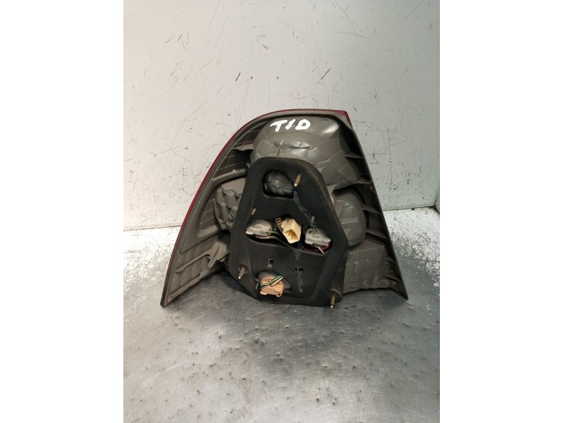 Recambio de piloto trasero derecho para toyota corolla sedán (_e12_) 1.6 vvt-i (zze121_) referencia OEM IAM   2002